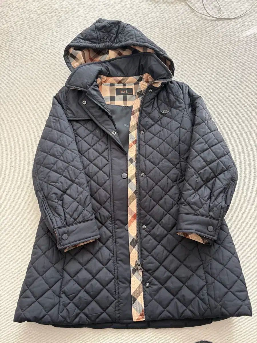 DAKS Little ダックスキッズ 女の子 キルティング ジャケット 140 状態良し