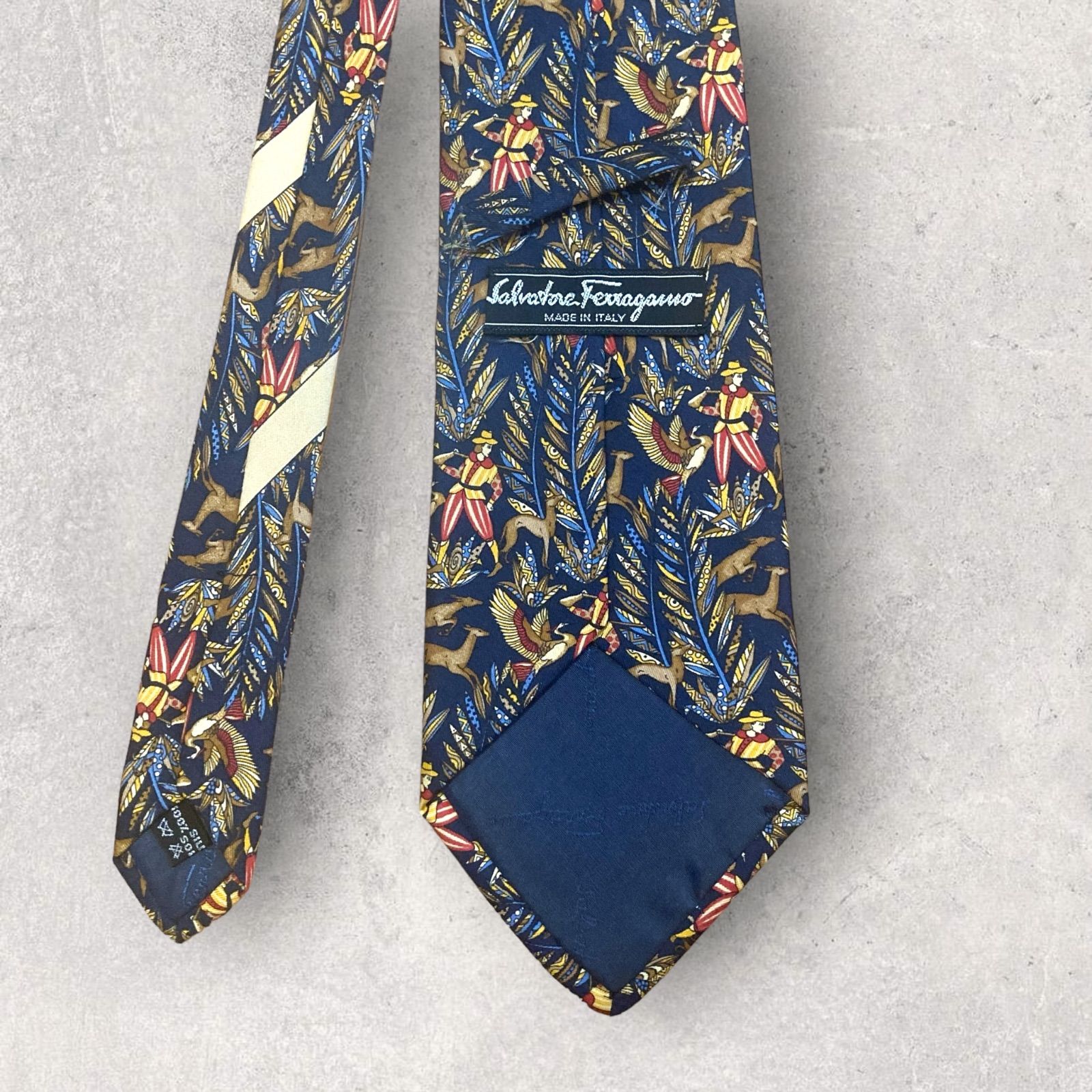 Salvatore Ferragamo 動物柄ネクタイ ネイビー フェラガモ ネクタイ Salvatore Ferragamo 鳥 動物柄 ネイビー