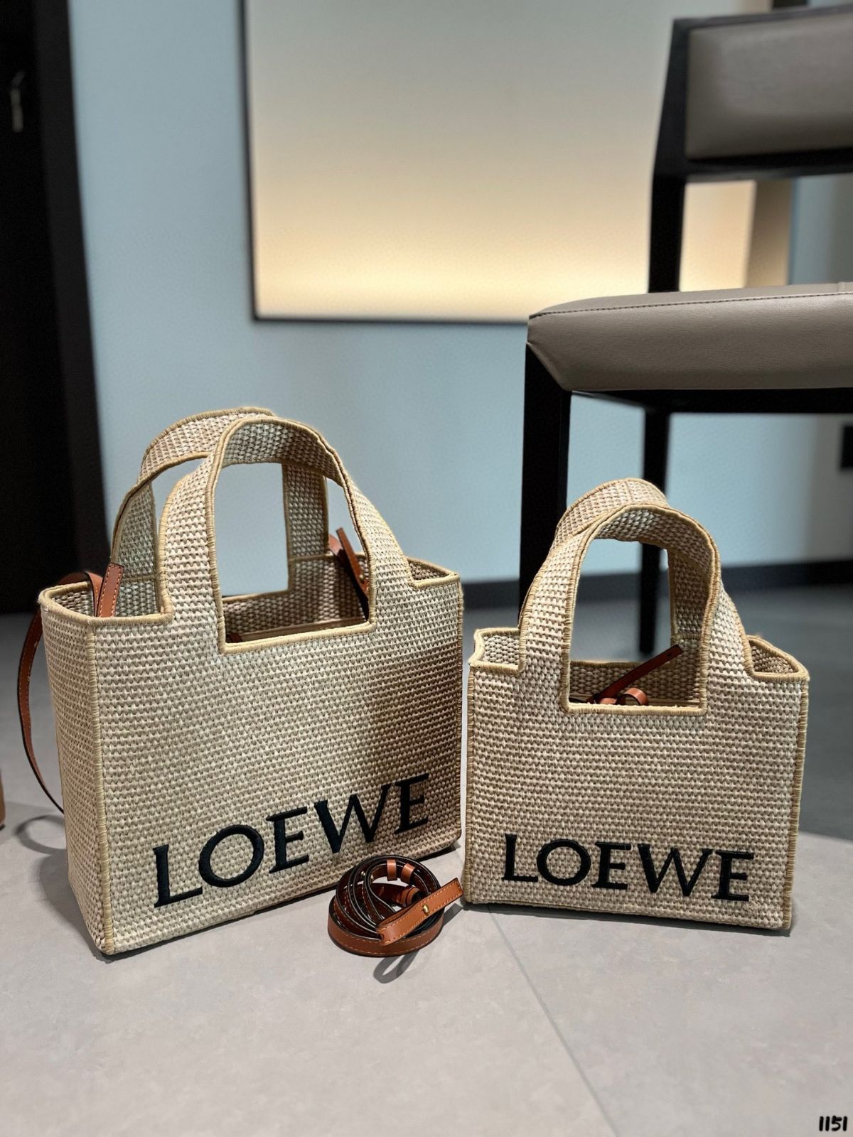 LOEWE/ロイウェイ社です かごバッグです箱付 - メルカリ