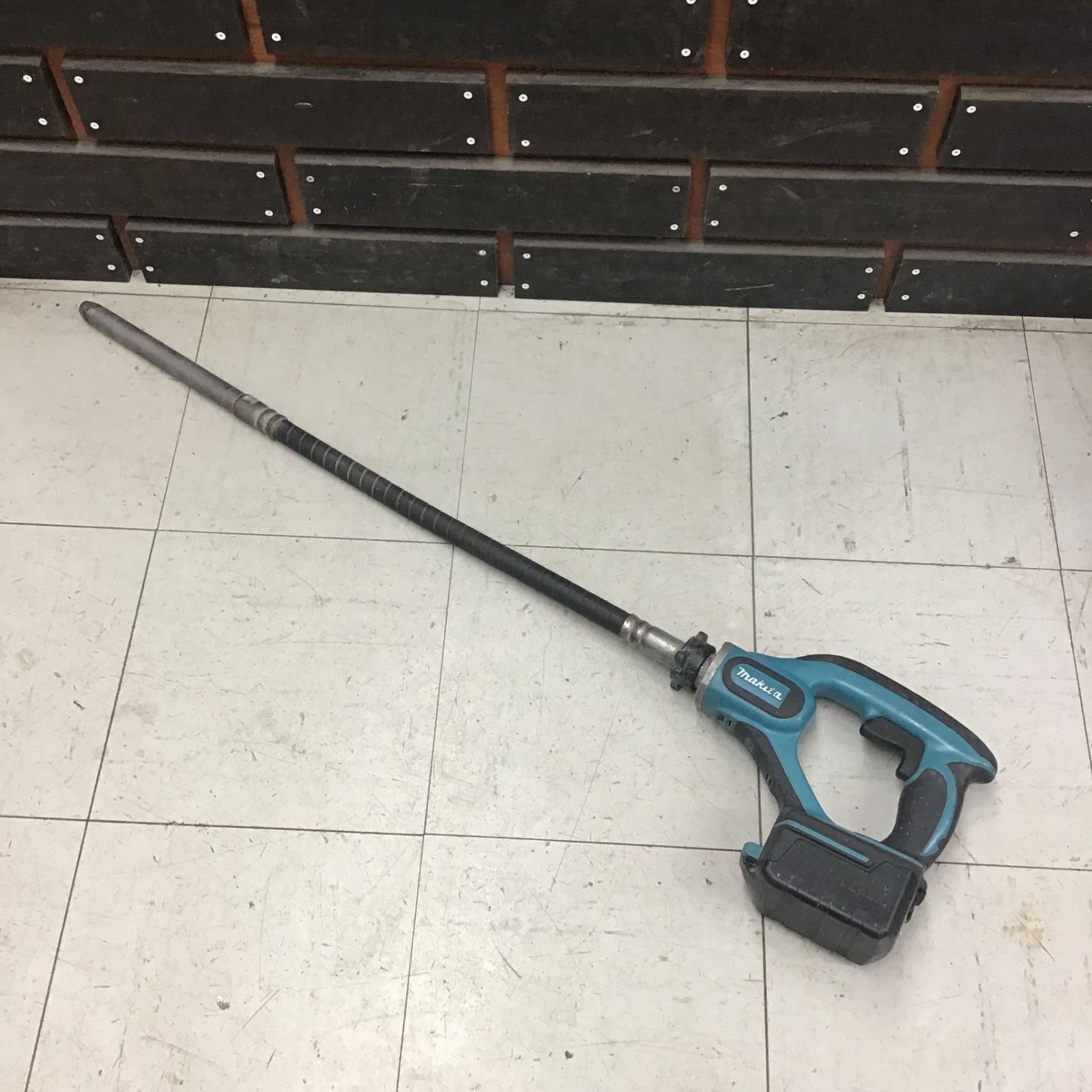 現状品 マキタ|makita コードレスコンクリートバイブレータ VR350DZ 鴻巣店