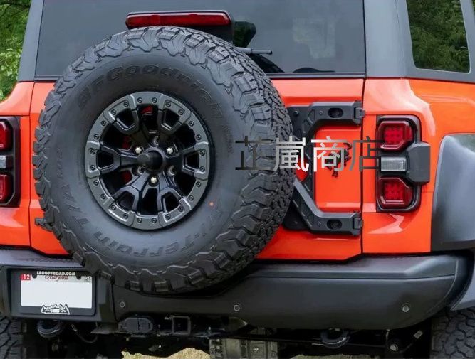 スペアタイヤマウント