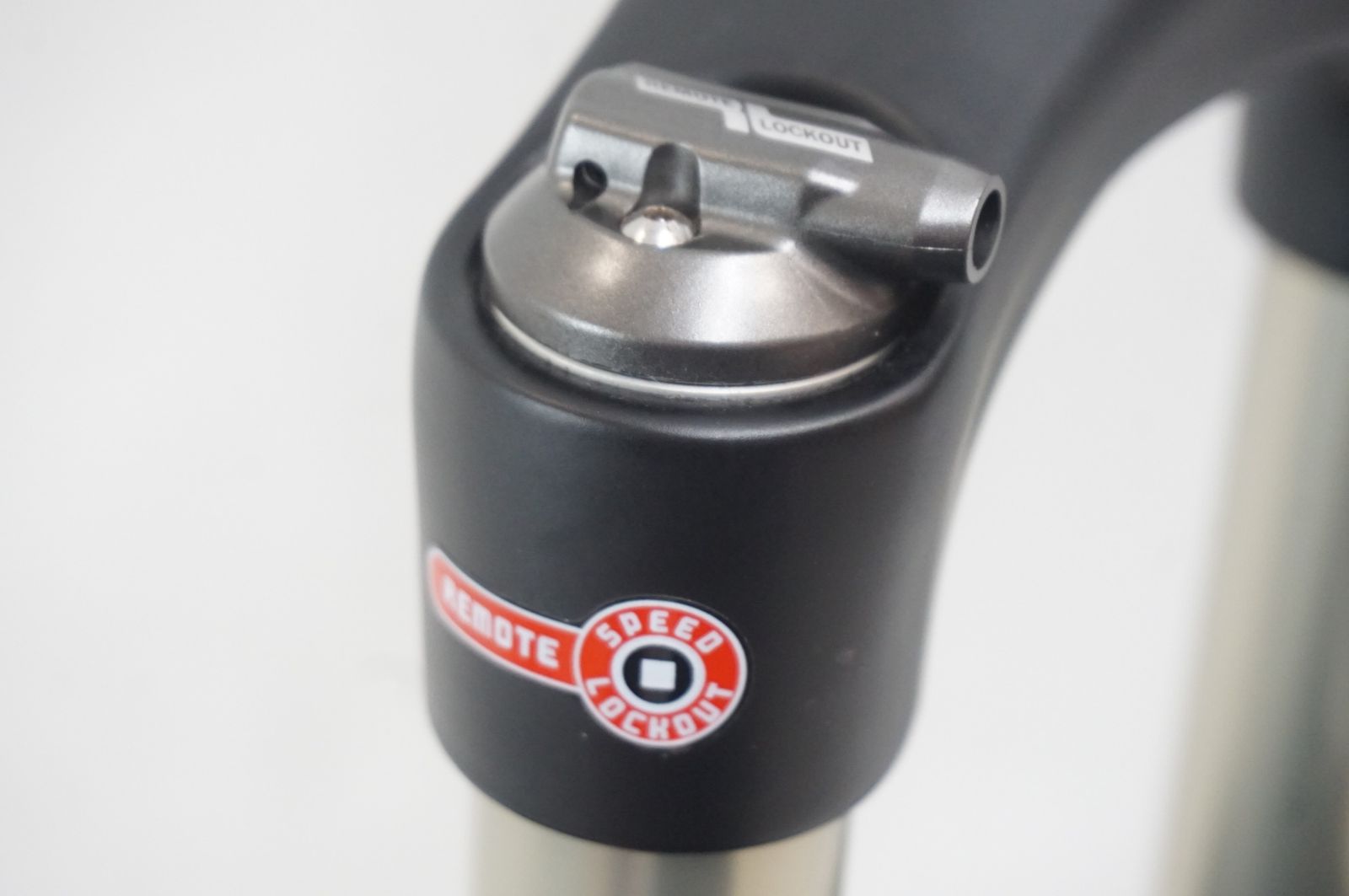 SR SUNTOUR 「エスアールサンツアー」 RAIDON-XC-DS-RL-R 27.5