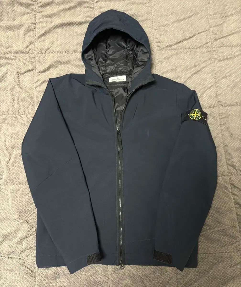 STONE ISLAND ストーンアイランド プリマロフト ソフトシェル ジャケット L サイズ