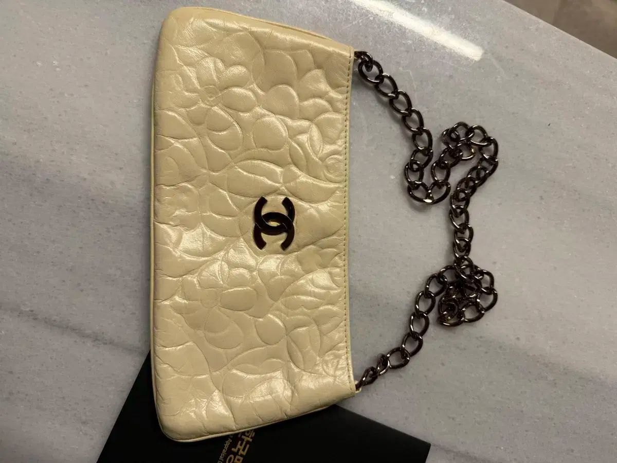 Chanel シャネル