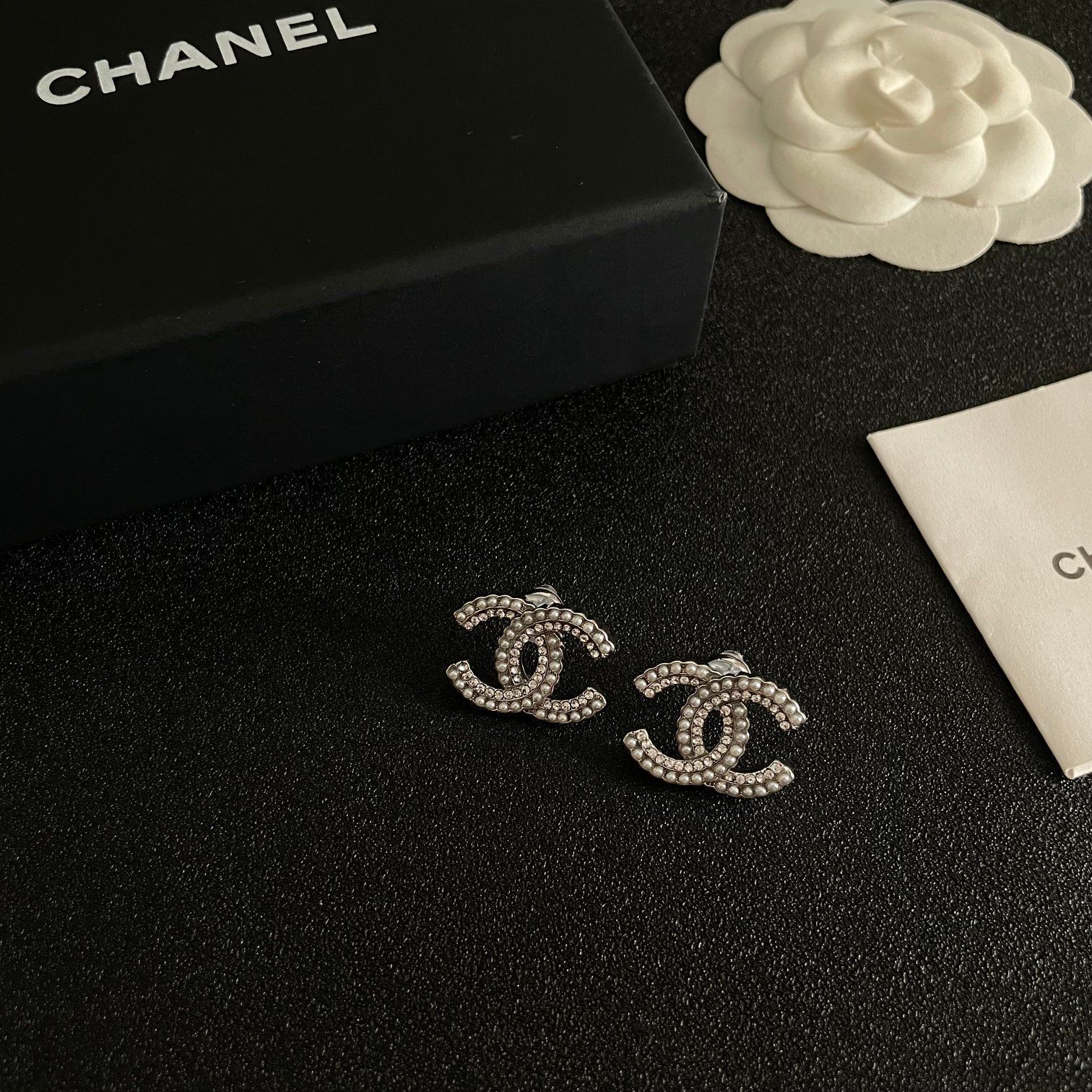 今日特価】CHANEL シャネル 中古 ダブル C イヤリング 今日特価】CHANEL シャネル 中古 ダブル C イヤリング