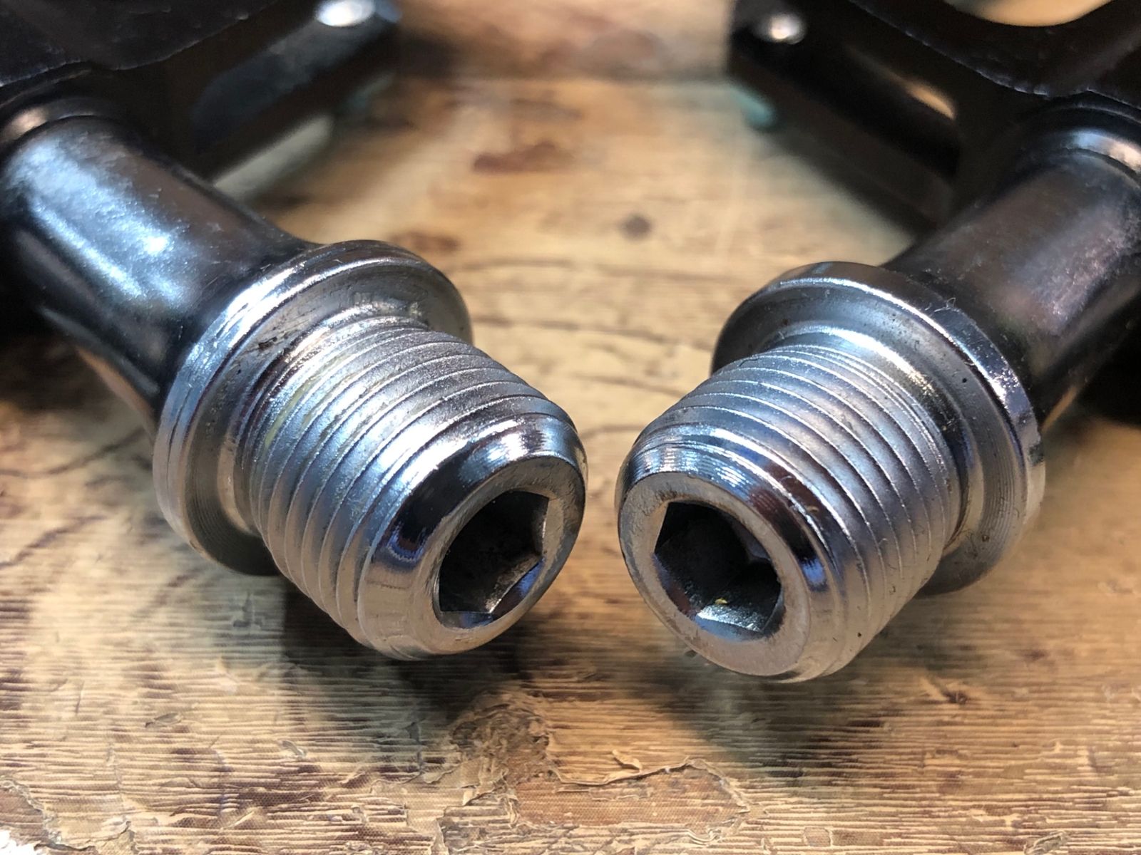 ビアンキ BIANCHI フラットペダル チェレステ 黒 訳アリ ビアンキ BIANCHI CNC ペダル フラットペダル ブラック