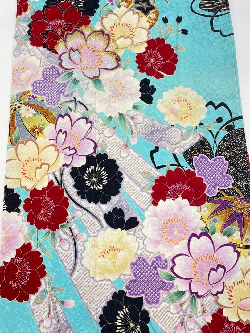 ファッション誌振袖 Vivi 金彩 銀通し ラメ刺繍 身丈162cm 撥水加工済 ファッション誌振袖 vivi 銀通し 金彩 刺繍 身丈169cm 撥水加工済