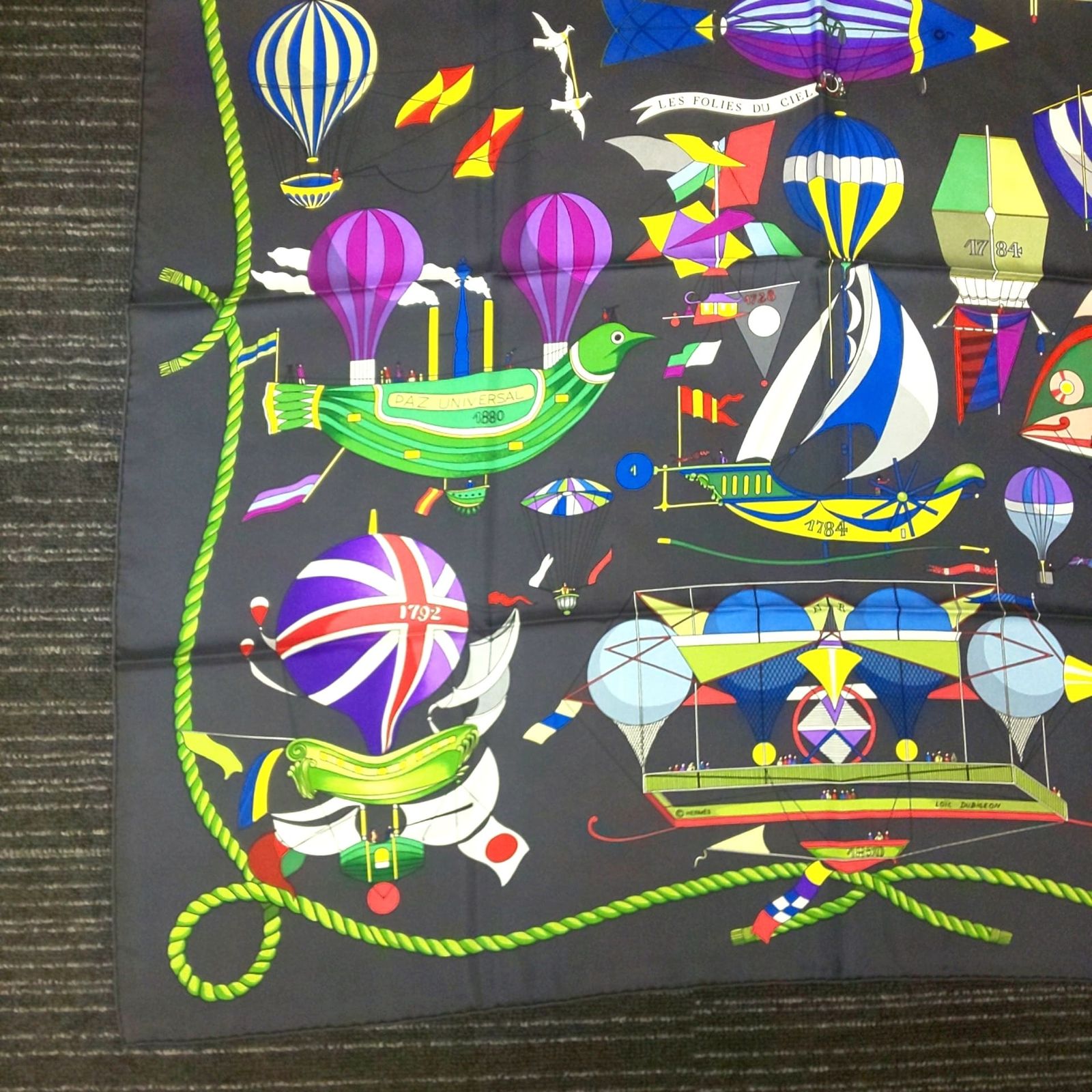 HERMES スカーフ LOIC DUBIGEON デザイン AUTHENTIC HERMES PERSONA SILK SCARF ARTIST SIGNED LOIC