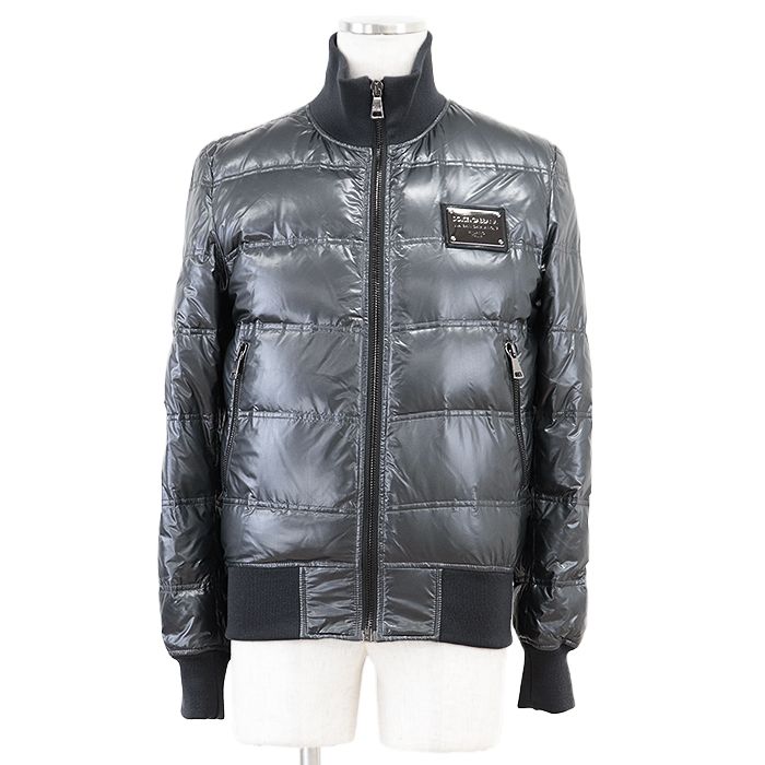 DOLCE-GABBANA ドルチェアンドガッバーナ パテッドジャケット 中綿 シグネチャー ロゴ メタルプレート ジップアップ シャイニーナイロン ブルゾン アウター ハンガー|ガーメント付属 メンズ サイズ 46 グレー 灰色 イタリア製