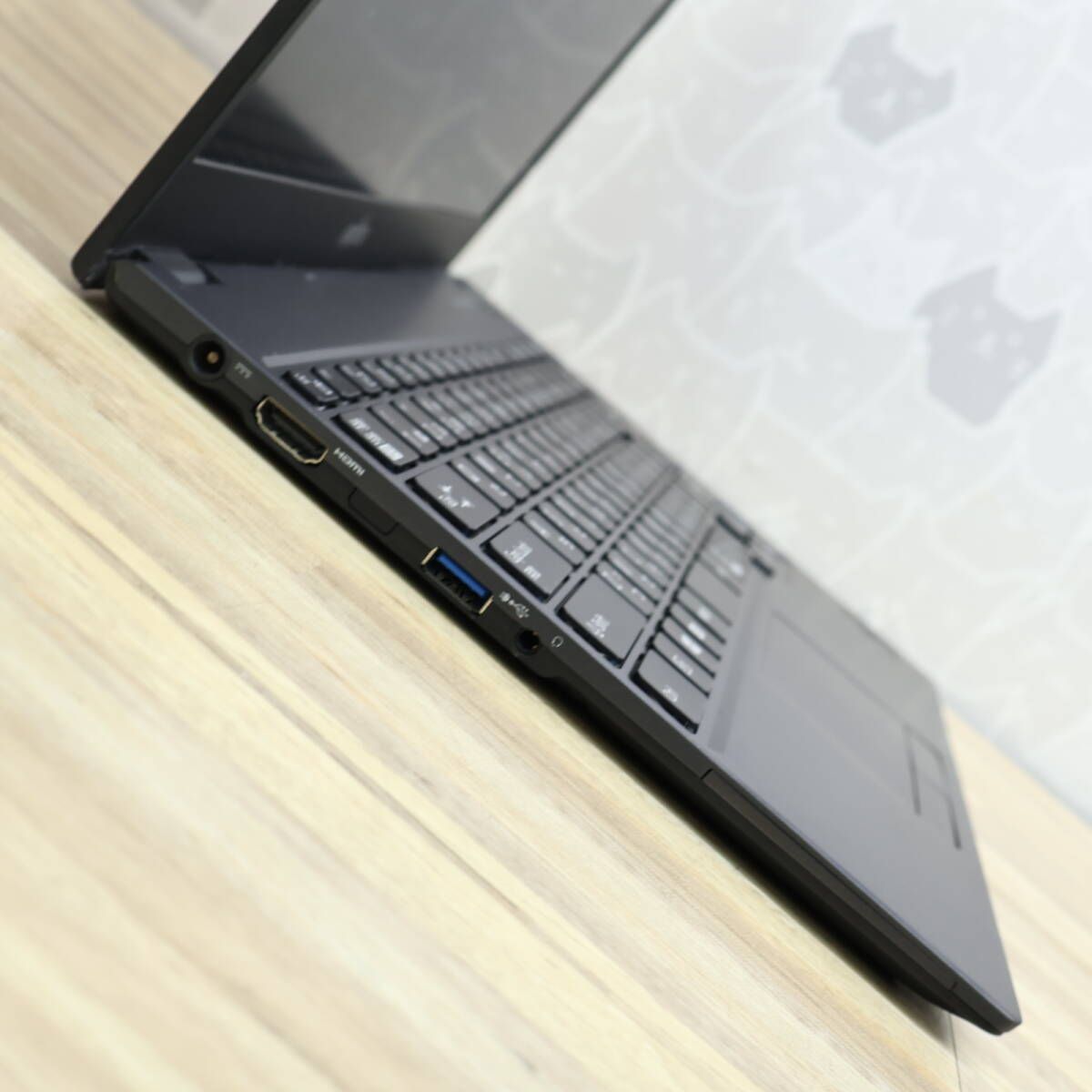 高解像度 美品SSD128GB メモリ8G★BluetoothノートPC30 ☆超美品 新品SSD128GB メモリ8GB☆FMVC07007 Bluetooth 高