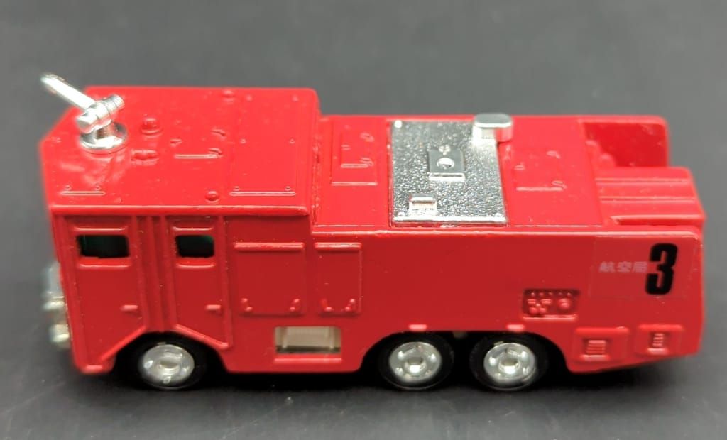 黒箱トミカ 94 東急科学消防車　美品　日本製 デッドストック 黒箱トミカ 94 東急科学消防車 美品 日本製 デッドストック