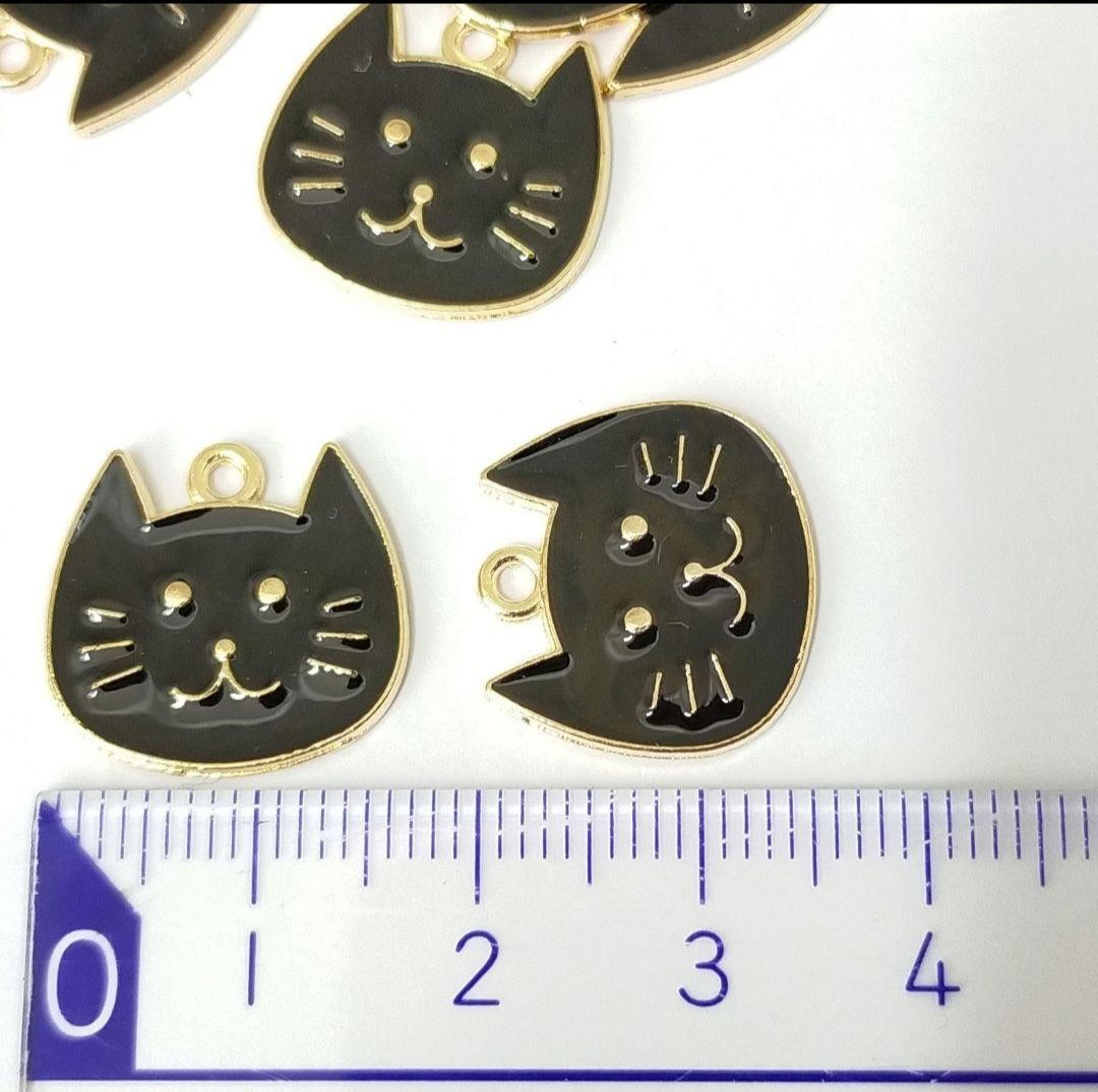 10ヶ 黒猫の顔のチャーム 金属製 ブラック ねこ ネコ エナメル - メルカリ 