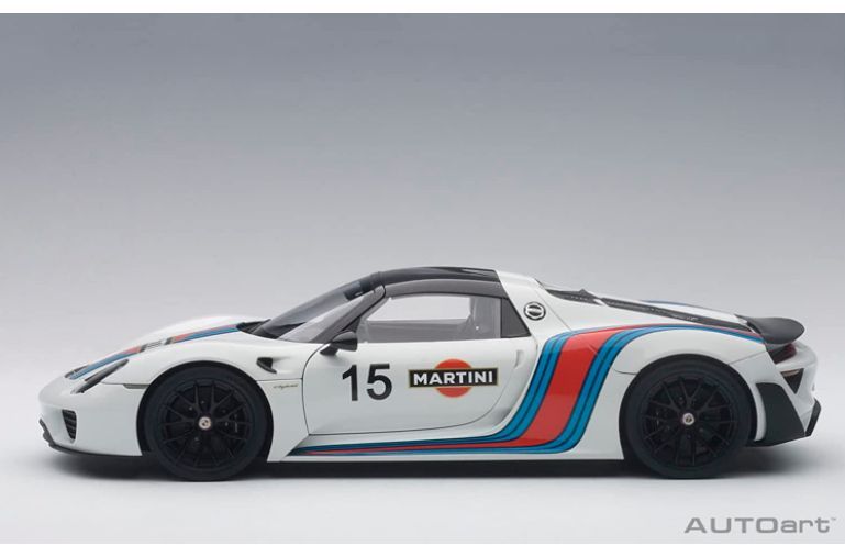 ポルシェ 918スパイダー 1/18 ホワイト マルティーニ Make Up Co., Ltd. / Porsche 918 Spyder Weissach package 2011