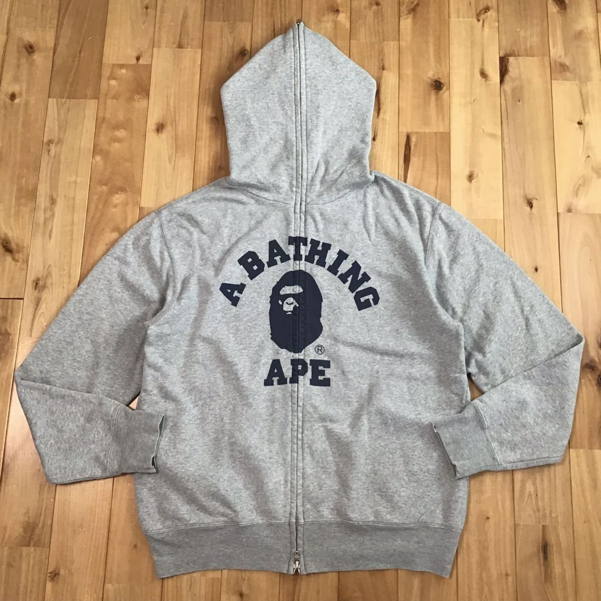 ☆初期☆ カレッジロゴ フルジップ パーカー Mサイズ グレー a bathing 