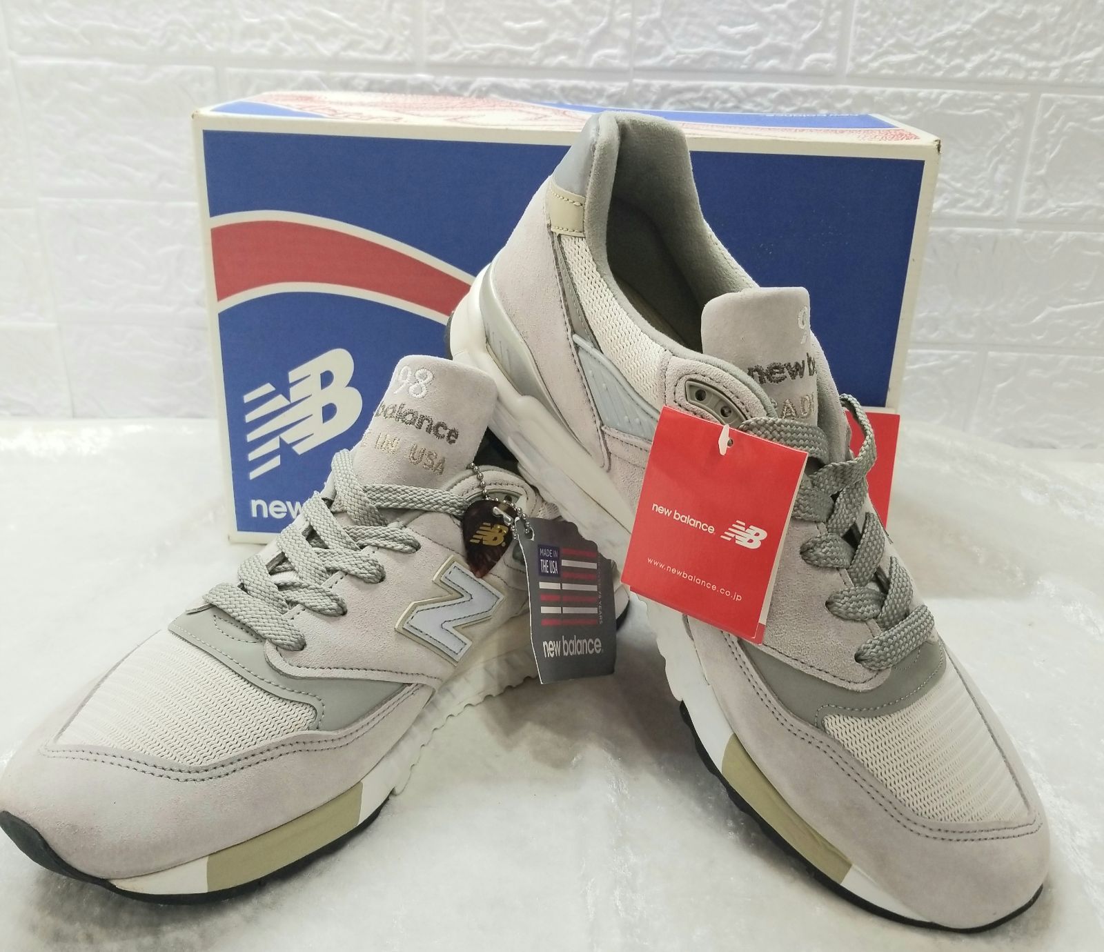 新品】【希少】【多少難あり】タグ付き new balance ニューバランス