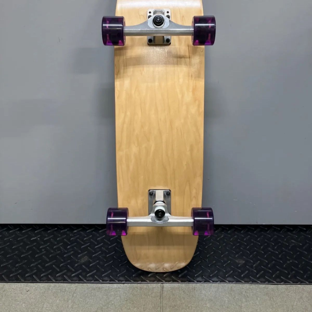 ファッキンオーサム スピットファイア スケボー インディペンデント