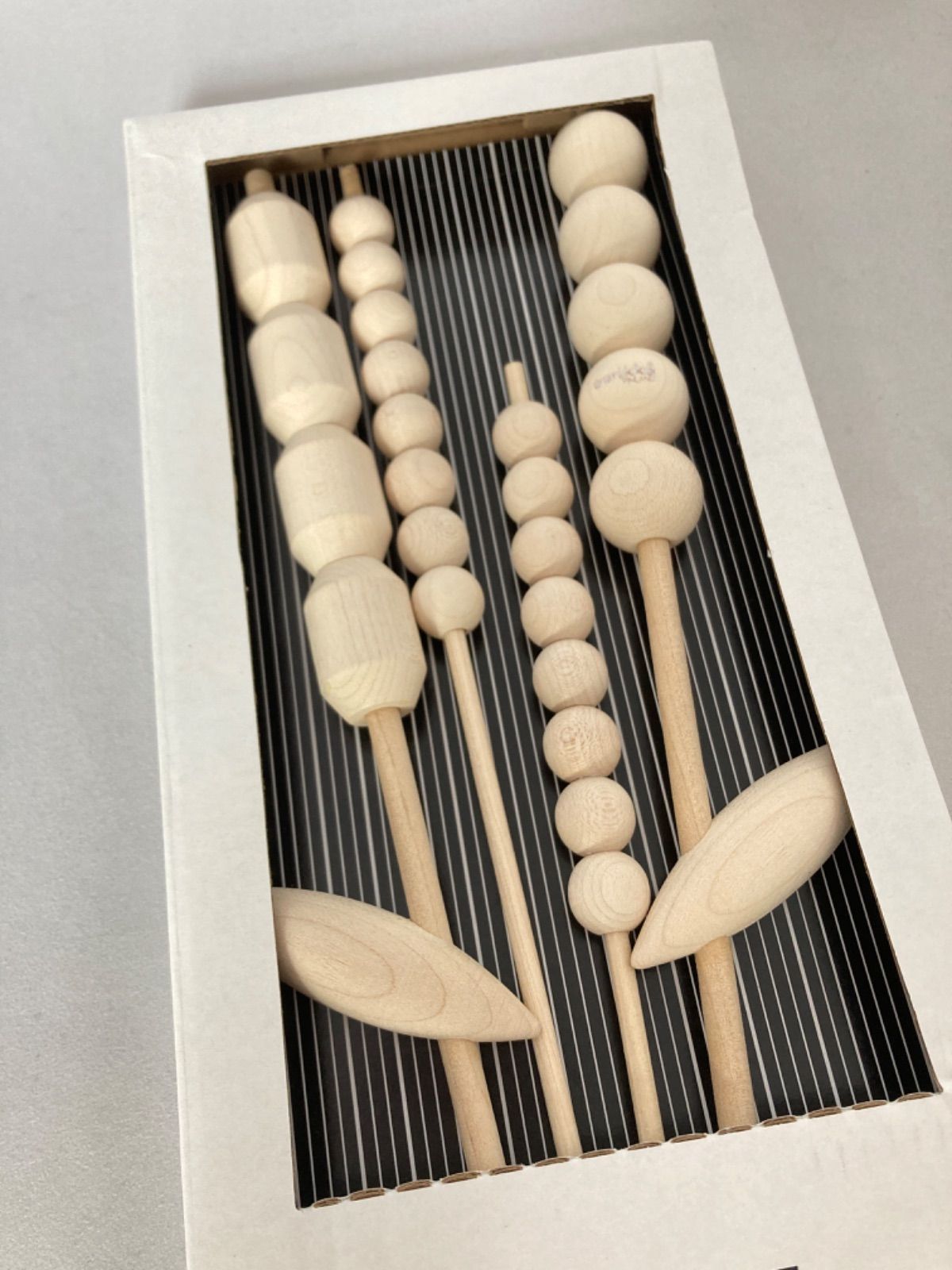 aarikka 木製 花オブジェ 　　　　デコレーション ホワイト 4本 1点のみ再入荷【新品 送料込】aarikka 木製花オブジェ