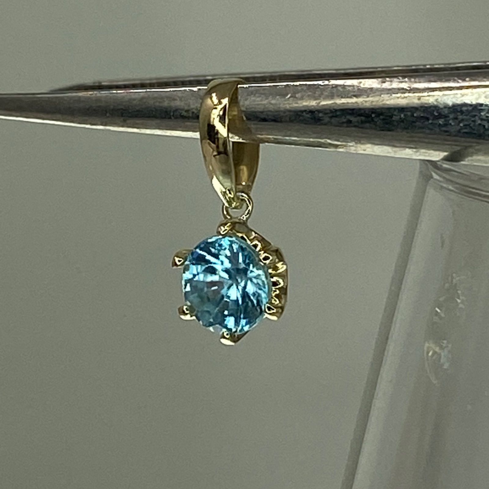 k18YG AU750 18金 天然ジルコン0.97ct ペンダント - メルカリShops