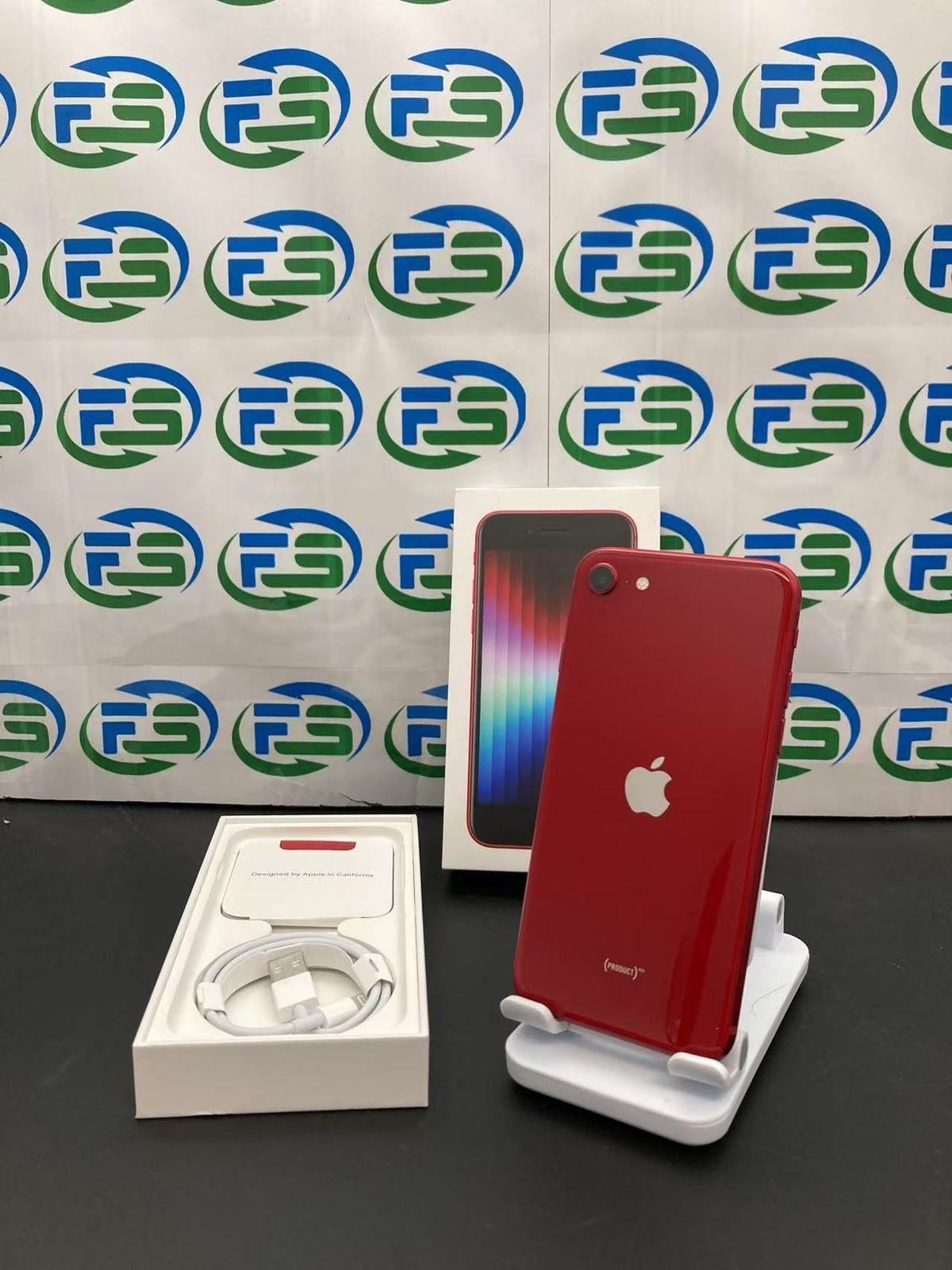付属品完備】iPhone SE 3（64GB） 極美品】Apple iPhone SE3