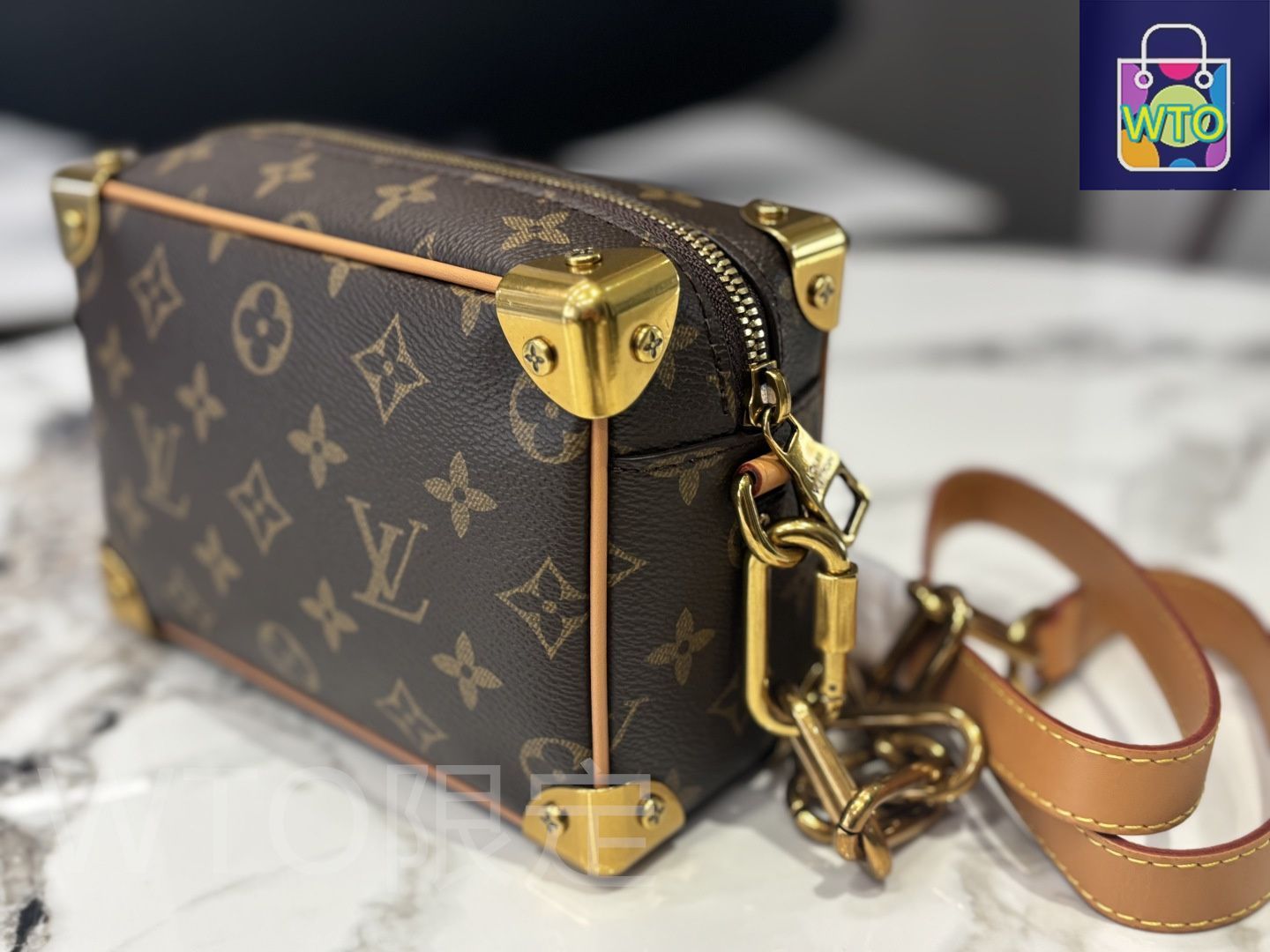 今日特価】LV ルイヴィトン ソフトトランク ロゴ柄デザインの