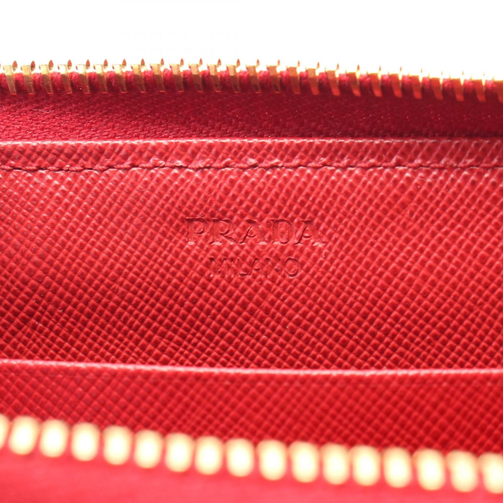 プラダ PRADA ラウンド長財布 SAFFIANO TRIANG レッド サフィアーノ