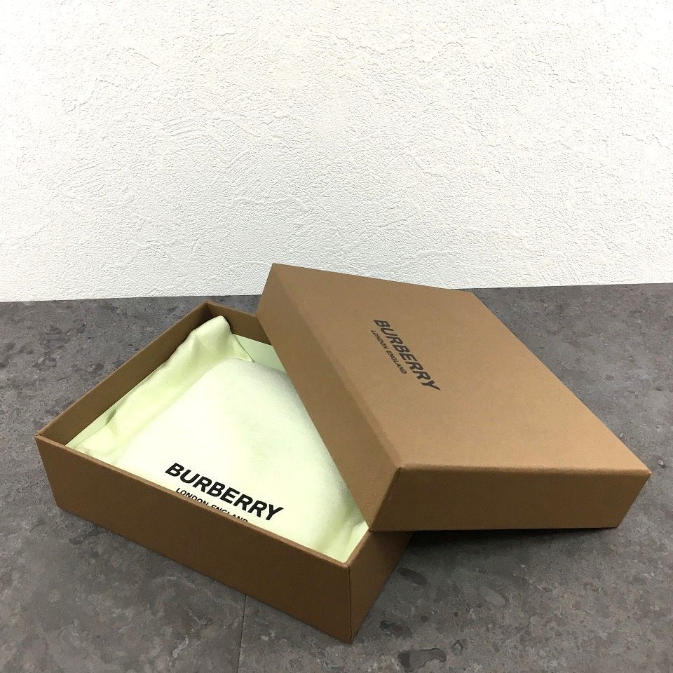 送料込み！ 極美品 BURBERRY 二つ折り財布 チェック ブラック 300  