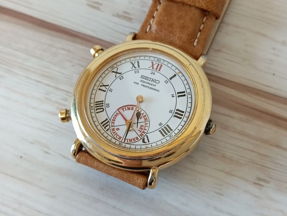 SEIKO 腕時計 8M25-6010 白文字盤 ローマン　不動品　ジャンク SEIKO 腕時計 8M25-6010 白文字盤 ローマン不動品ジャンク