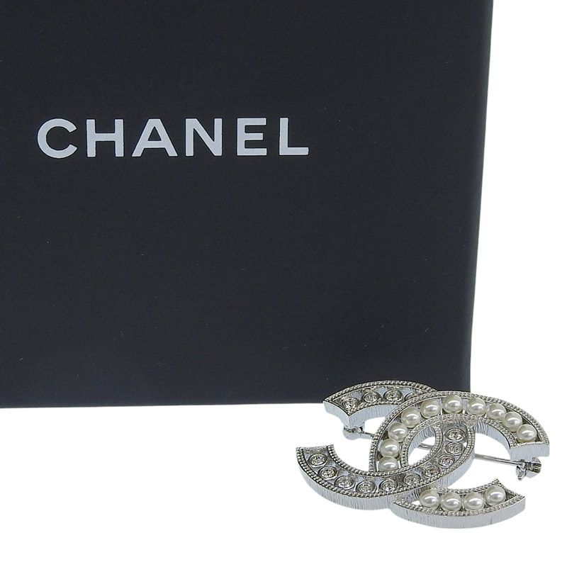 CHANEL ブローチフェイクパール•シルバー *箱付き*美品 楽天市場】シャネル CHANEL ブローチ ココマーク シルバーx