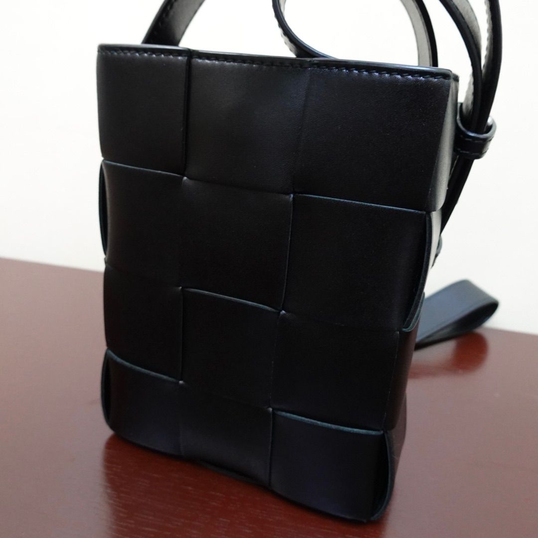 ほぼ未使用品】ボッテガヴェネタ カセット ショルダーバッグ