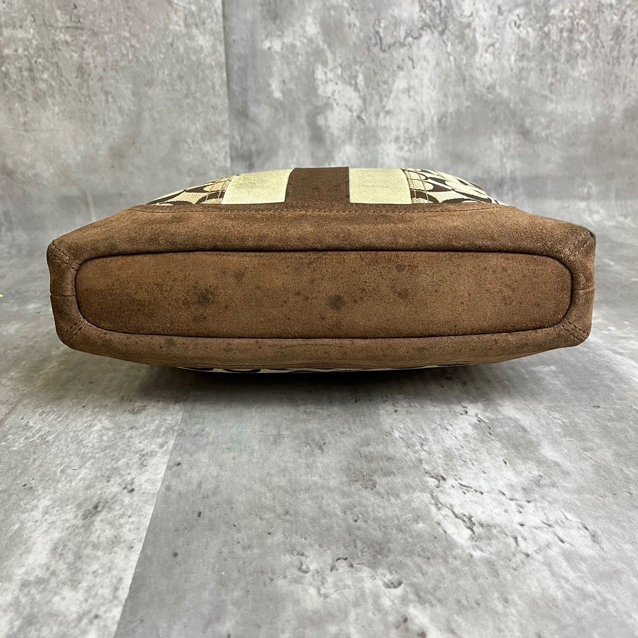 COACH コーチ バッグ シグネチャー スエード ベージュ×ブラウン サイズ 