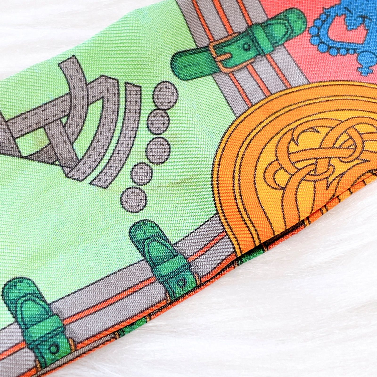 極希少‼️　HERMES ツイリー リボンスカーフ 馬の礼装 タグ オレンジ 極希少‼️ HERMES ツイリー リボンスカーフ 馬の礼装 タグ