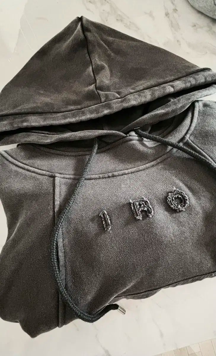 イロ IRO ウォッシュド クロップド WHO