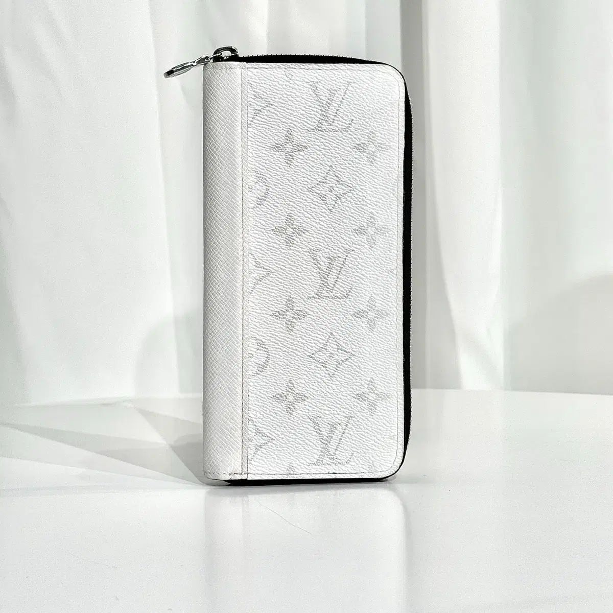 ほぼ新品 Louis Vuitton(ルイヴィトン) 南極大陸 ラウンド