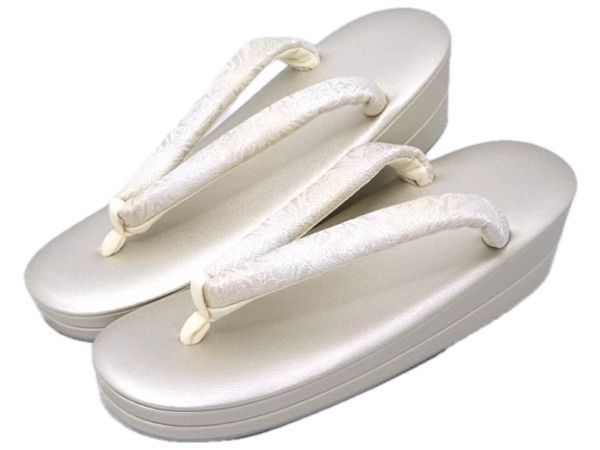 着物美人 送料込み 草履 単品 くすみ 留袖草履 訪問着草履 振袖草履 留袖 訪問着 振袖 色無地 成人式 結婚式 入学式 卒業式 お宮参り 草履銀 草履薄金 大人 女性 M F L 23cm-24.5cm 銀 薄金 m363302
