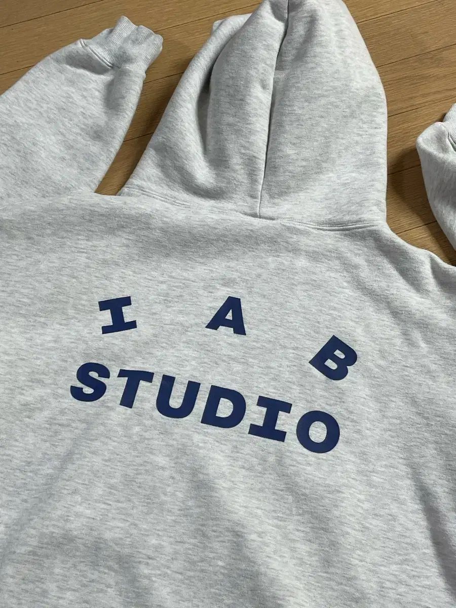 IAB Studio(アイエプスタジオ) スタジオ フード ライト グレー M