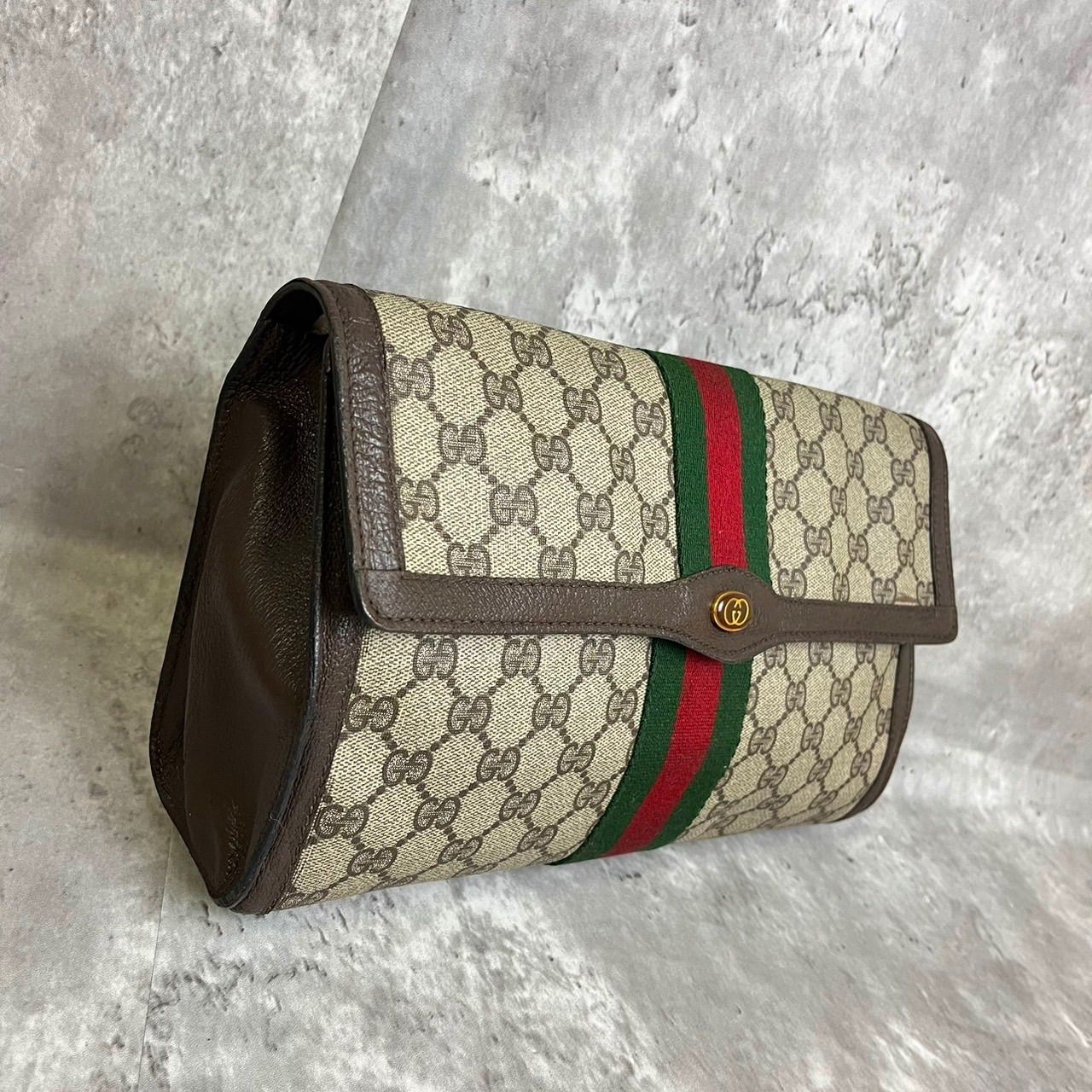 ✨格安✨ OLD GUCCI オールドグッチ セカンドバッグ クラッチバッグ 小物入れ 総柄 インターロッキング フラップ GGスプリーム  シェリーライン シリアル ビンテージ ヴィンテージ PVCレザー ユニセックス レディース メンズ ベージュ 肌色 - メルカリ