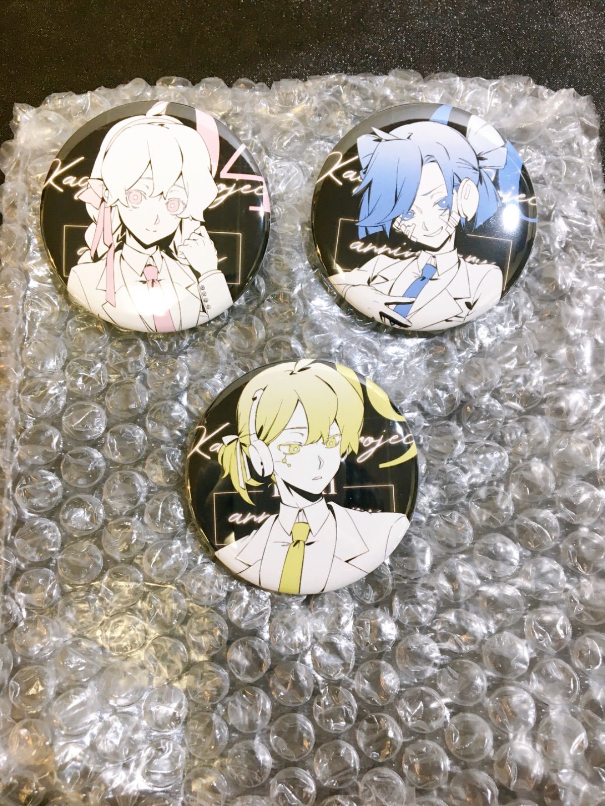 カゲロウプロジェクト　缶バッジ③ 美品】カゲロウプロジェクト 10周年 缶バッジ 3個セット - メルカリ