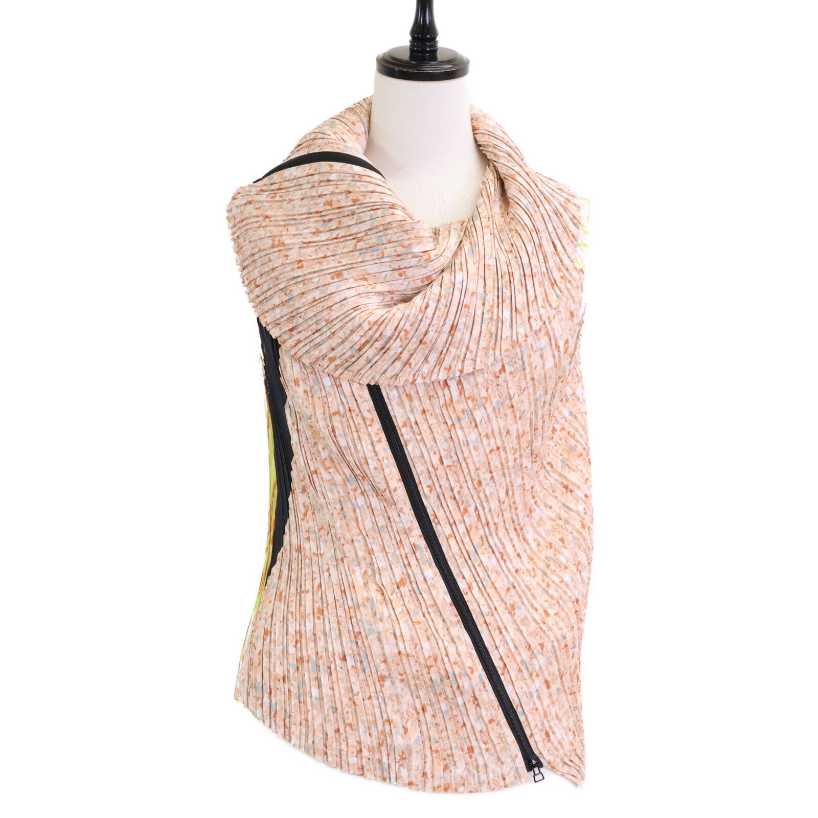 イッセイミヤケ トップス 中古・古着通販】ISSEY MIYAKE (イッセイミヤケ) 変形デザイン