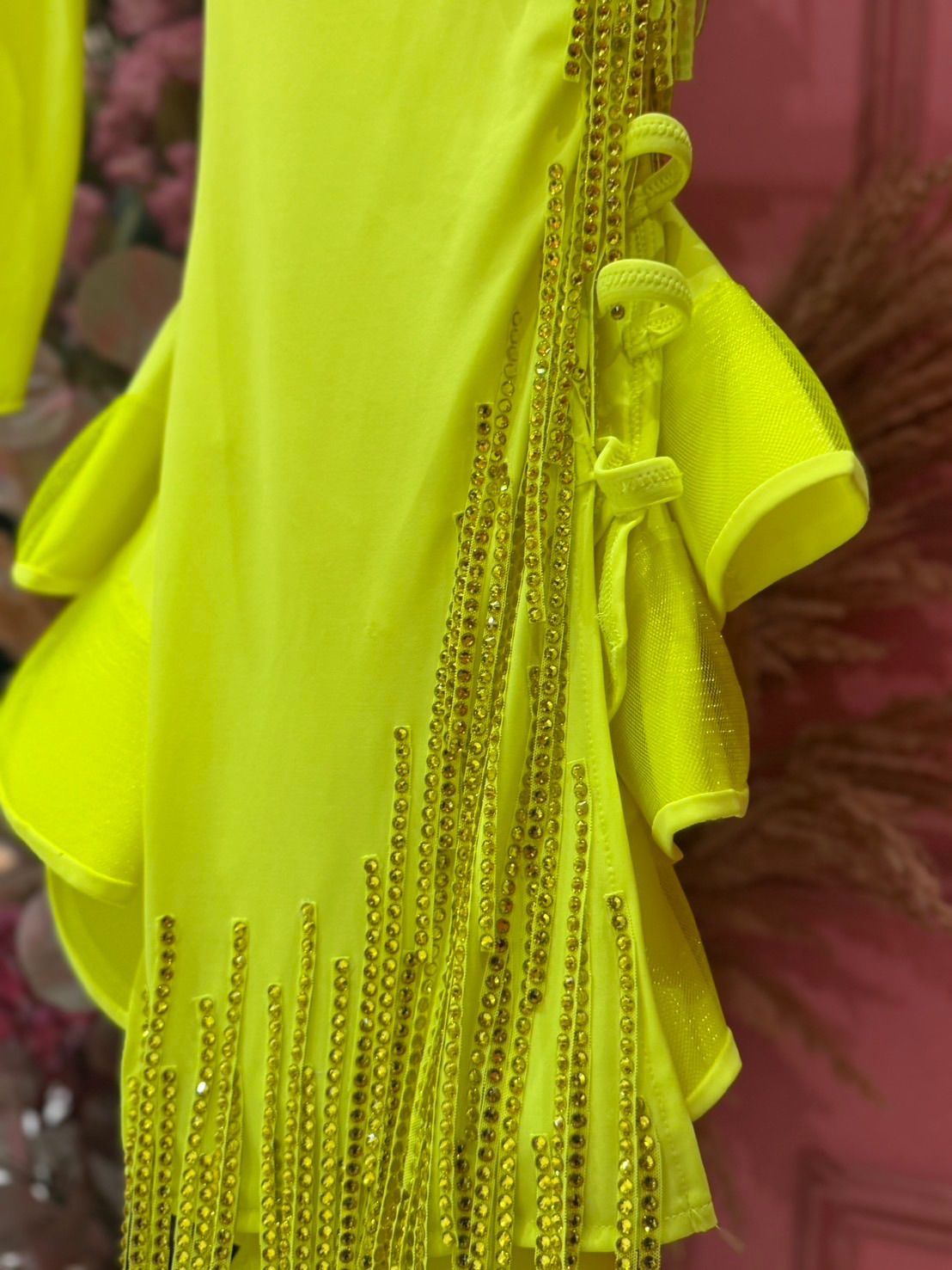 イエローラテンドレス