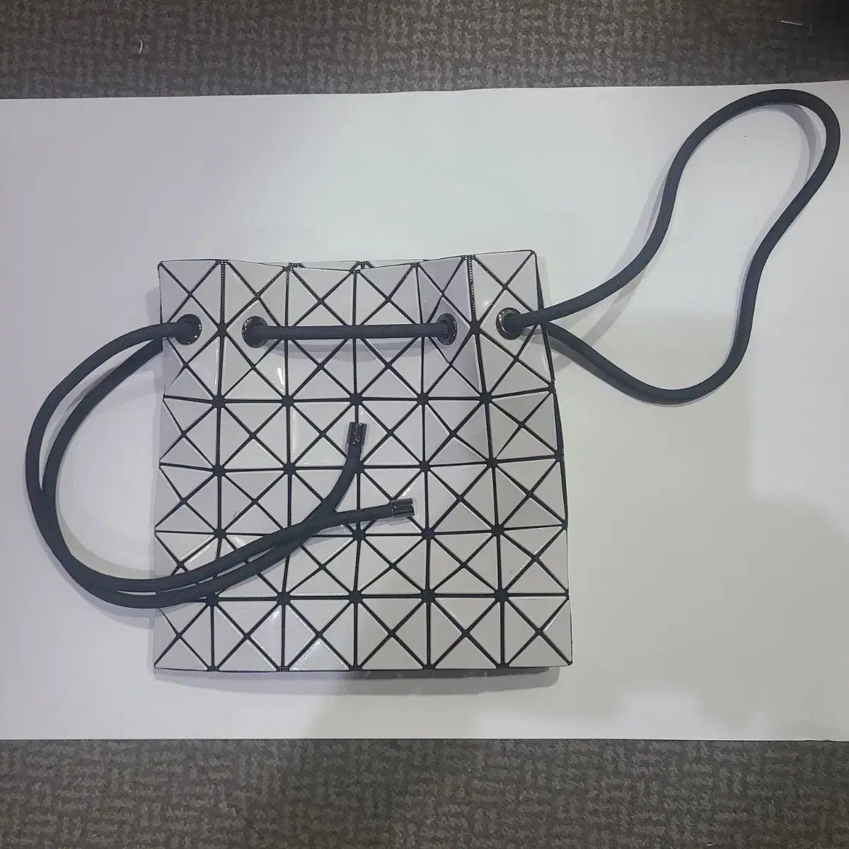 BAO BAO ISSEY MIYAKE バオバオイッセイミヤケ リングバッグ 白色