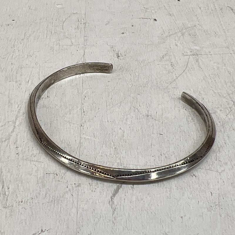 インディアンジュエリー　sterling シルバー製　バングル　刻印 Indian Jewelry インディアンジュエリー アクセサリー ブレスレット