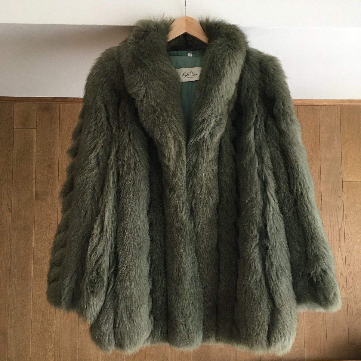 高級75万Belle Vision SAGA FOX フォックス ファー　コート 高級75万Belle Vision SAGA FOX フォックス ファー コート 新品