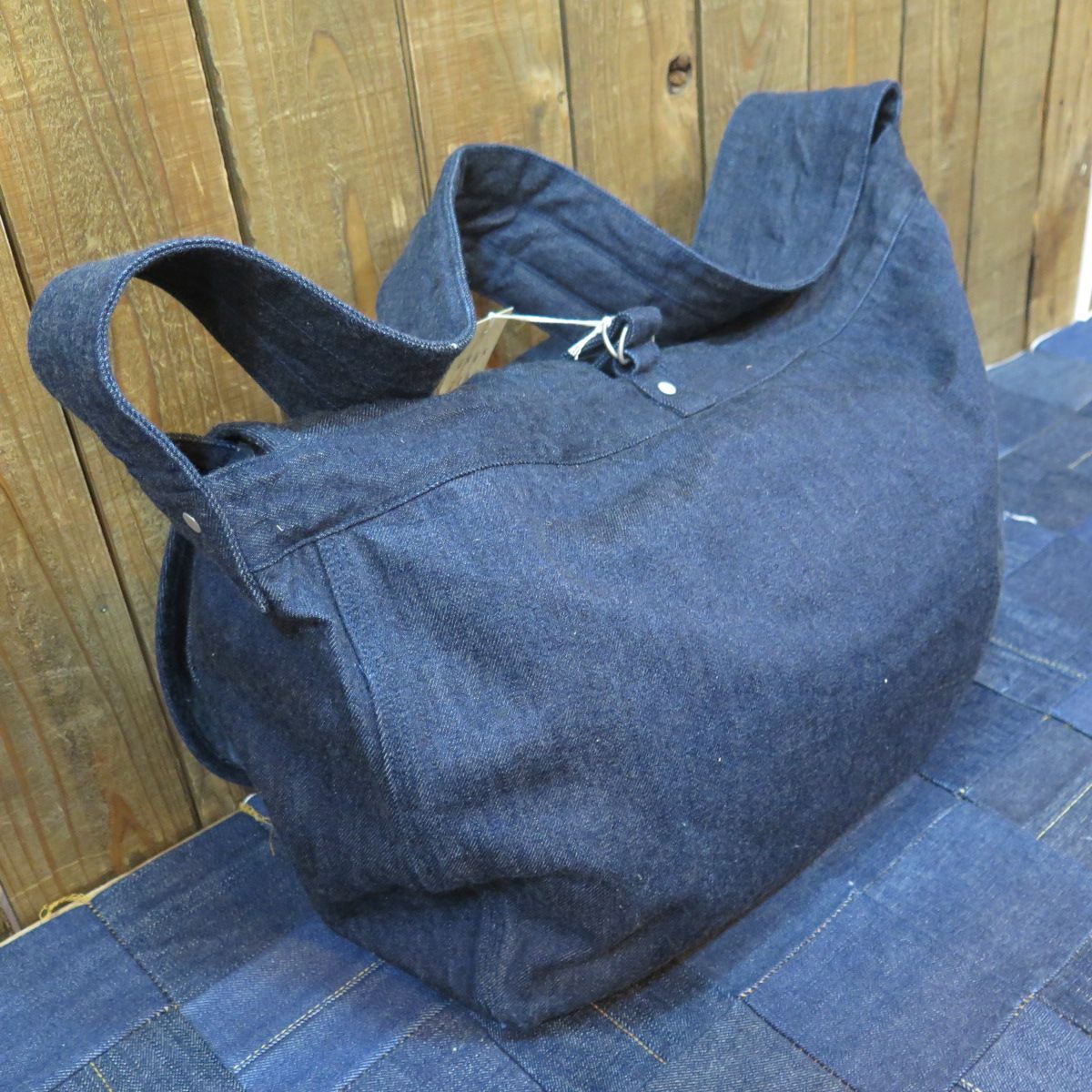 トロフィークロージング】デニム ニュースペーパーバッグ/ショルダー