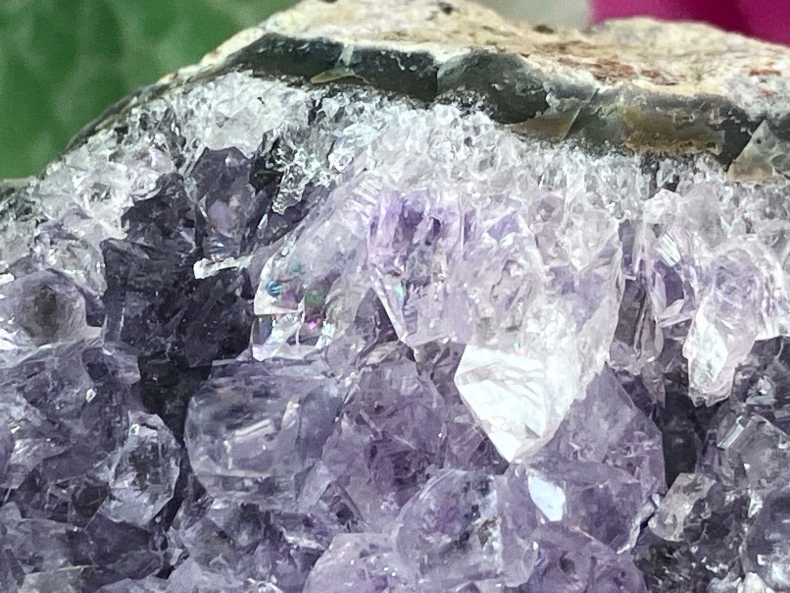 愛の守護石✨　アメジスト　クラスター　原石　ラフストーン　紫水晶 ゲーサイト内包愛の守護石アメジスト クラスター 原石 ラフストーン Z