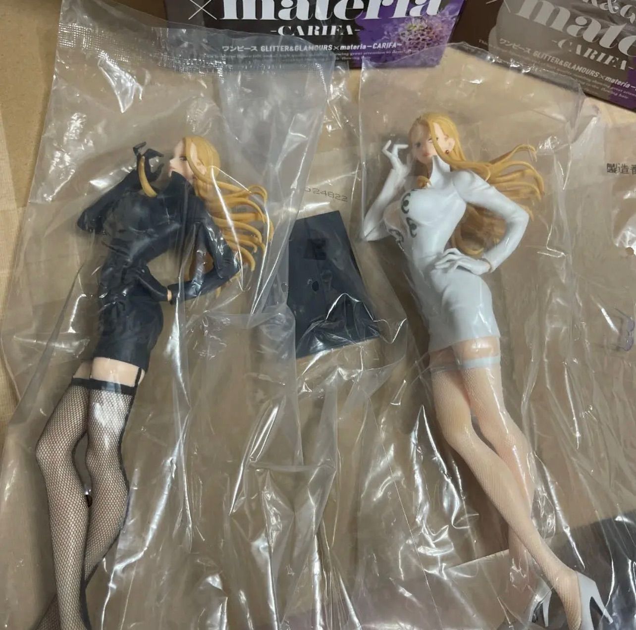 ワンピースカリファ－フィギュア二体 ワンピース GLITTER & GLAMOURS ×materia -CARIFA- カリファ 2体
