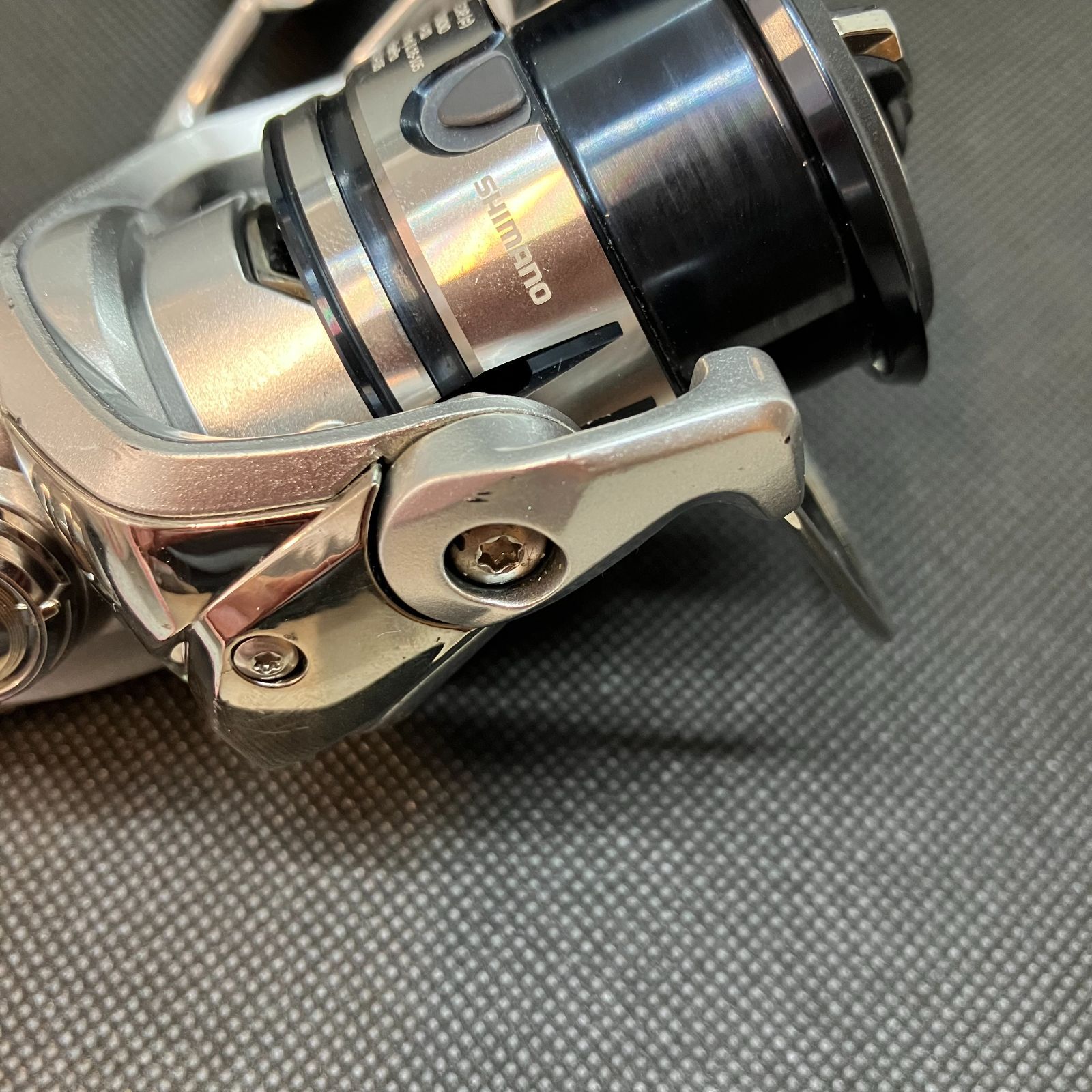 【併売】SHIMANO シマノ 19 ストラディック C2000S スピニングリール【むつ73-0307】