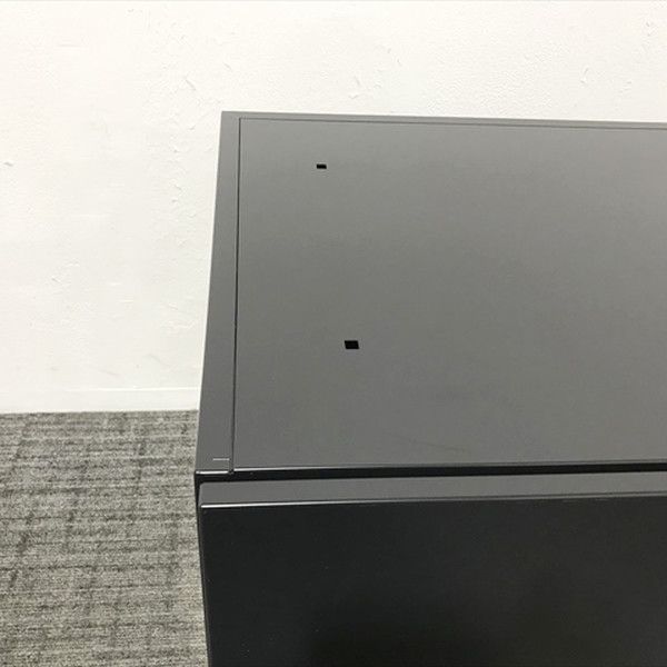 ブラック