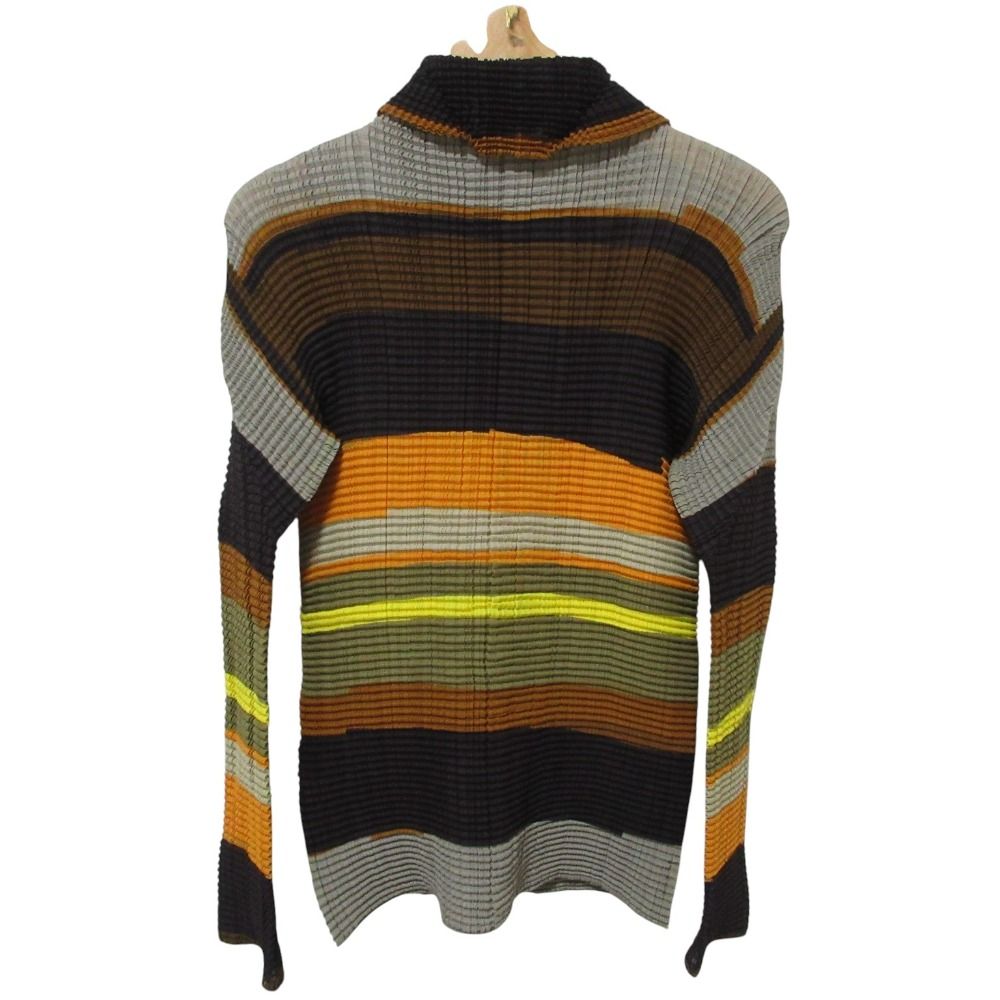 HAI  ISSEY MIYAKE  イッセイミヤケ　長袖　M〜L ボーダー ISSEY MIYAKE - ISSEYMIYAKE(イッセイミヤケ) カーディガン