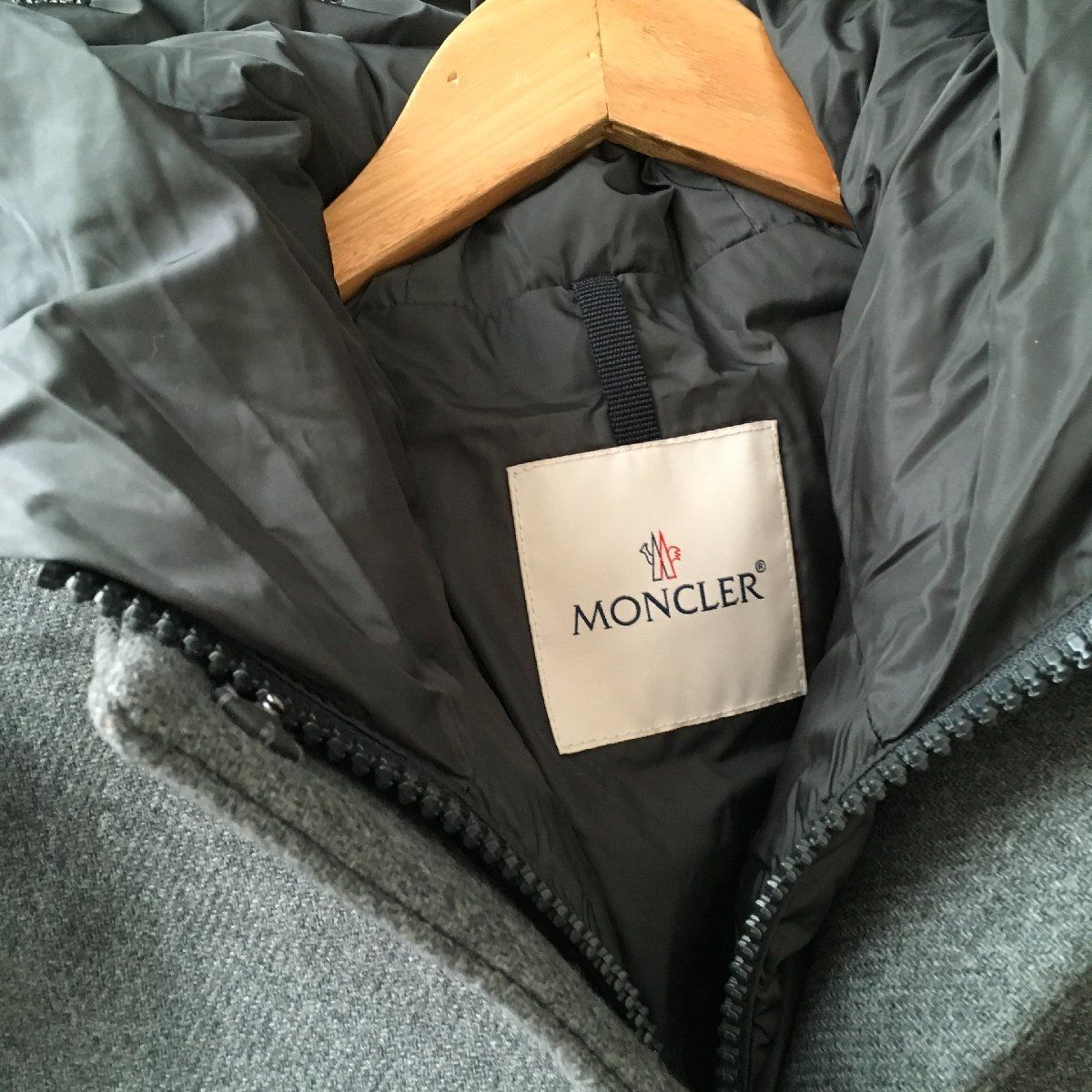 美品 国内正規品 MONCLERモンクレール フリル ダウンジャケット PHEMIA 