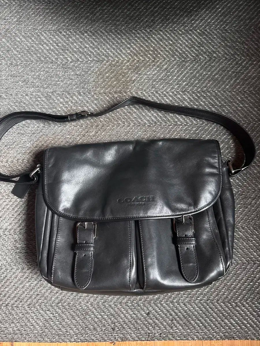 Coach クロスバッグ